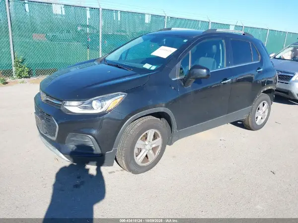 KL7CJPSB6KB825899 2019 CHEVROLET TRAX - Image 2