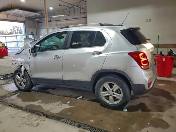 KL7CJPSB6KB839477 2019 CHEVROLET TRAX - Image 2