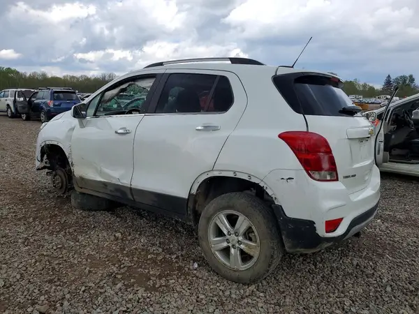 KL7CJPSB6KB858952 2019 CHEVROLET TRAX - Image 2