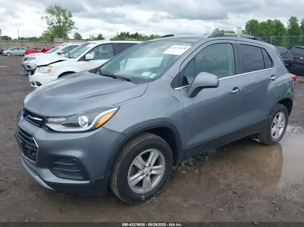 KL7CJPSB6KB877131 2019 CHEVROLET TRAX - Image 2