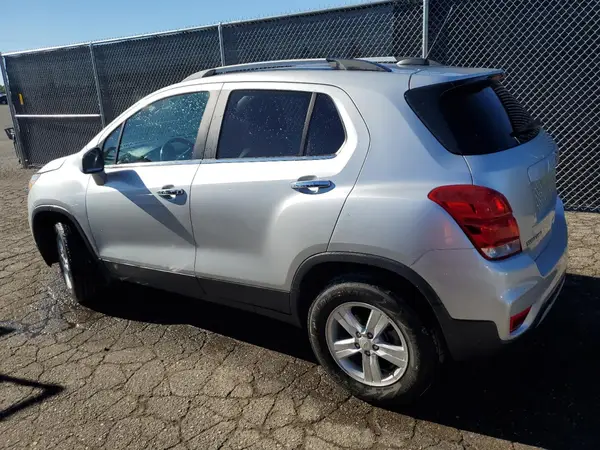 KL7CJPSB6KB889666 2019 CHEVROLET TRAX - Image 2