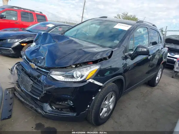 KL7CJPSB6KB900634 2019 CHEVROLET TRAX - Image 2