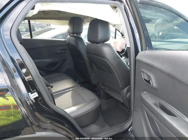 KL7CJPSB6KB900634 2019 CHEVROLET TRAX - Image 8
