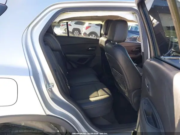 KL7CJPSB6KB908040 2019 CHEVROLET TRAX - Image 8