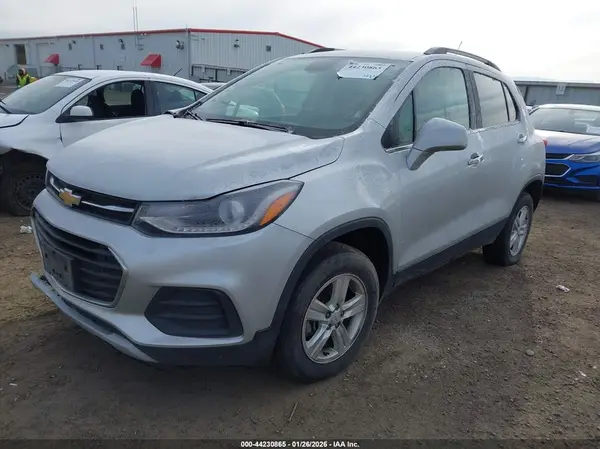 KL7CJPSB6KB913111 2019 CHEVROLET TRAX - Image 2