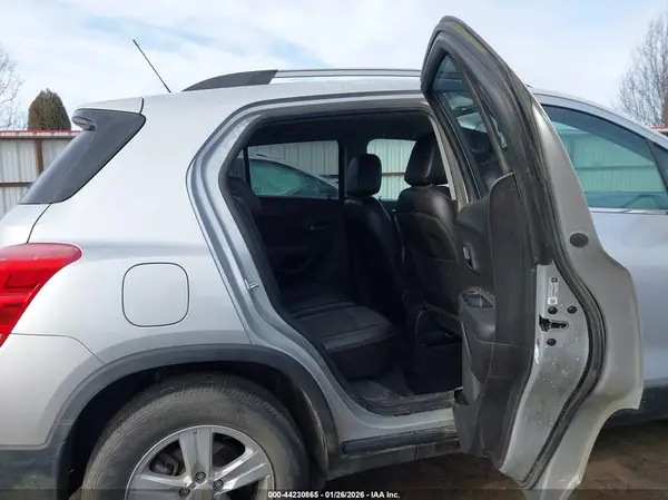 KL7CJPSB6KB913111 2019 CHEVROLET TRAX - Image 8