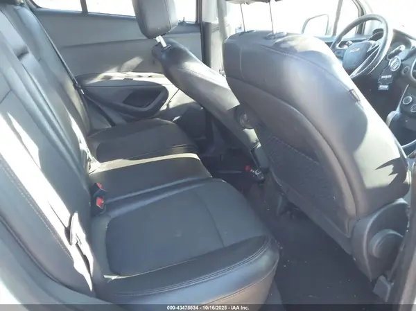 KL7CJPSB6LB002908 2020 CHEVROLET TRAX - Image 8