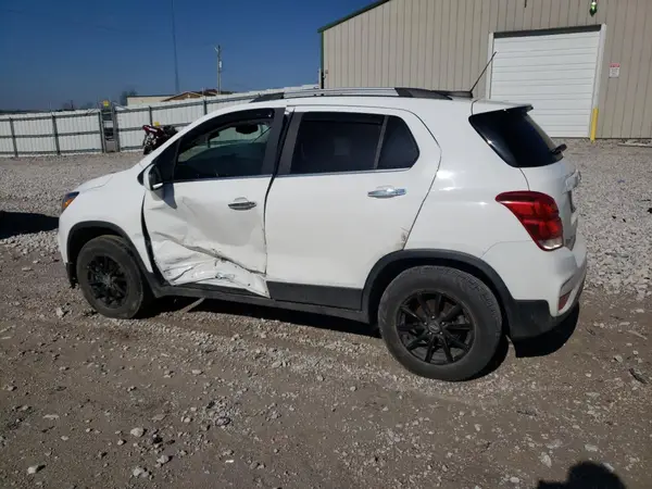 KL7CJPSB6LB002987 2020 CHEVROLET TRAX - Image 2