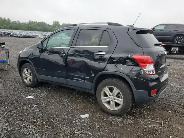 KL7CJPSB6LB004772 2020 CHEVROLET TRAX - Image 2
