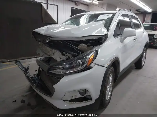 KL7CJPSB6LB005596 2020 CHEVROLET TRAX - Image 2