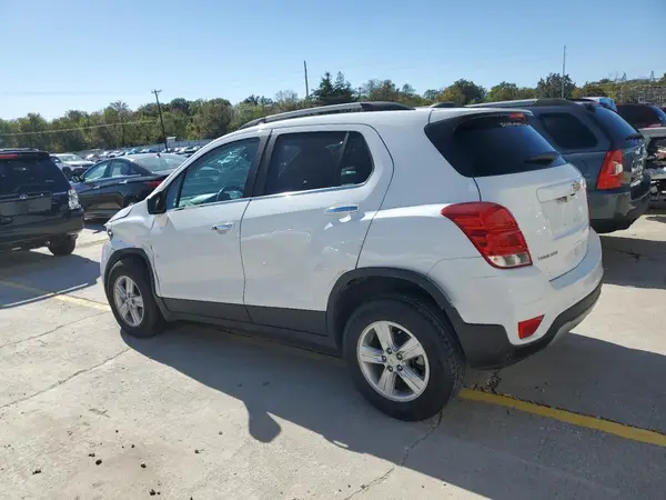 KL7CJPSB6LB021975 2020 CHEVROLET TRAX - Image 2
