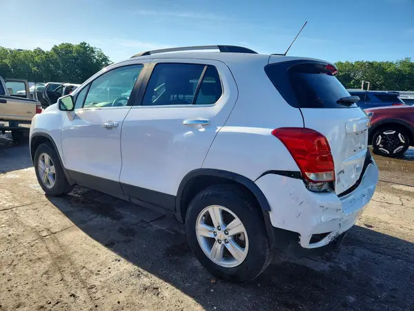 KL7CJPSB6LB032989 2020 CHEVROLET TRAX - Image 2