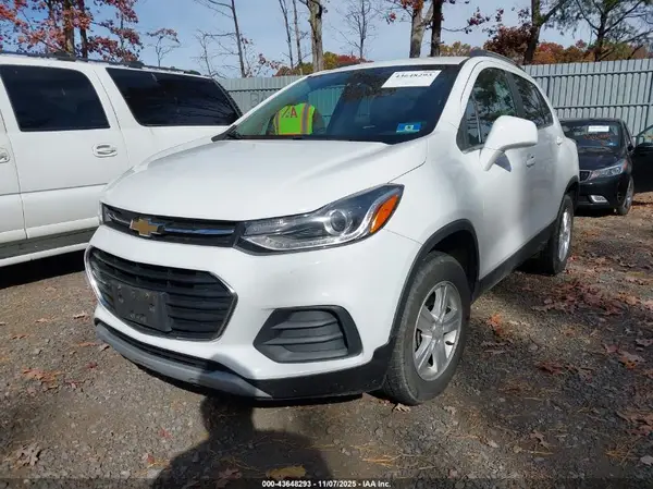KL7CJPSB6LB313674 2020 CHEVROLET TRAX - Image 2
