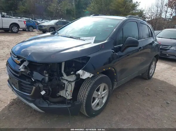 KL7CJPSB6LB327378 2020 CHEVROLET TRAX - Image 2