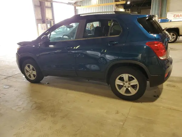 KL7CJPSB6LB330121 2020 CHEVROLET TRAX - Image 2