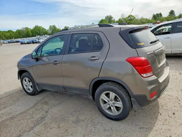 KL7CJPSB6MB318231 2021 CHEVROLET TRAX - Image 2