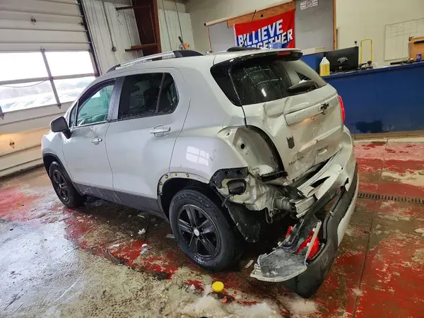 KL7CJPSB6MB320481 2021 CHEVROLET TRAX - Image 2