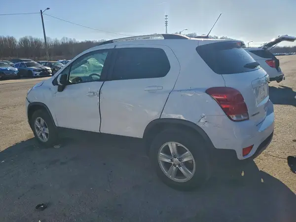 KL7CJPSB6MB322134 2021 CHEVROLET TRAX - Image 2