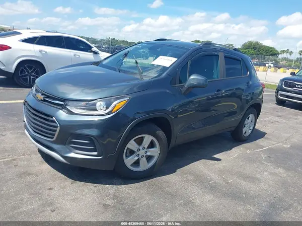 KL7CJPSB6MB323106 2021 CHEVROLET TRAX - Image 2