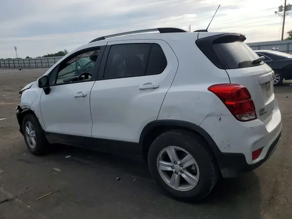 KL7CJPSB6MB323302 2021 CHEVROLET TRAX - Image 2