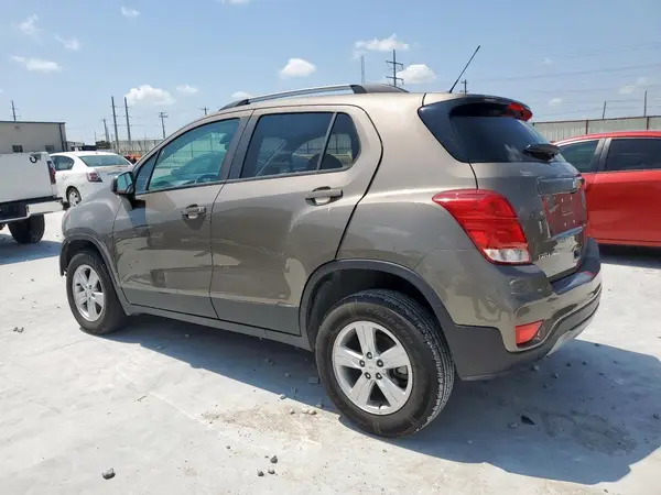 KL7CJPSB6MB325728 2021 CHEVROLET TRAX - Image 2