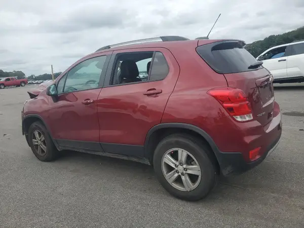 KL7CJPSB6MB327673 2021 CHEVROLET TRAX - Image 2