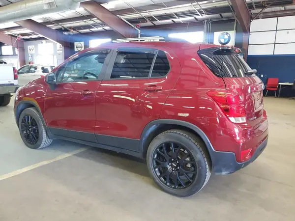KL7CJPSB6MB345865 2021 CHEVROLET TRAX - Image 2