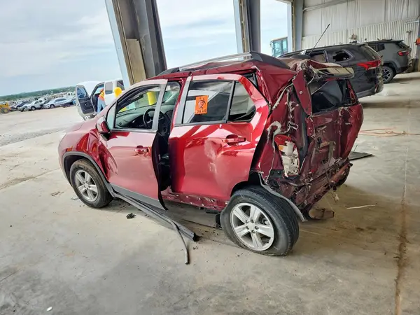 KL7CJPSB6MB351536 2021 CHEVROLET TRAX - Image 2