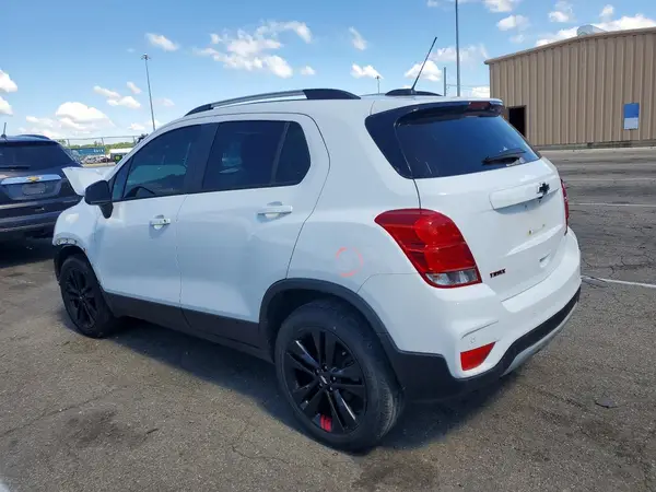 KL7CJPSB6MB351553 2021 CHEVROLET TRAX - Image 2