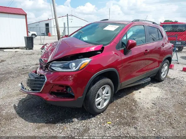 KL7CJPSB6MB354341 2021 CHEVROLET TRAX - Image 2