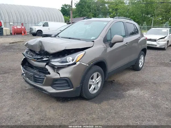 KL7CJPSB6MB358552 2021 CHEVROLET TRAX - Image 2