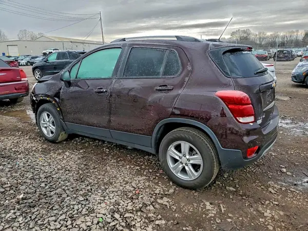 KL7CJPSB6MB359023 2021 CHEVROLET TRAX - Image 2