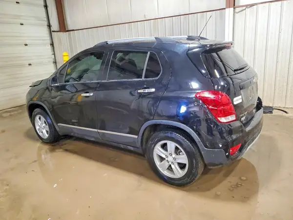 KL7CJPSB6MB359104 2021 CHEVROLET TRAX - Image 2