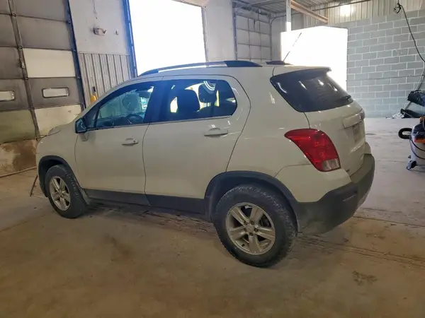 KL7CJPSB7GB517681 2016 CHEVROLET TRAX - Image 2