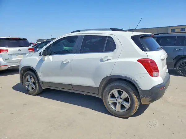KL7CJPSB7GB587696 2016 CHEVROLET TRAX - Image 2