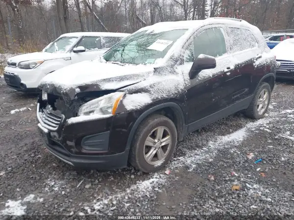 KL7CJPSB7GB755420 2016 CHEVROLET TRAX - Image 2