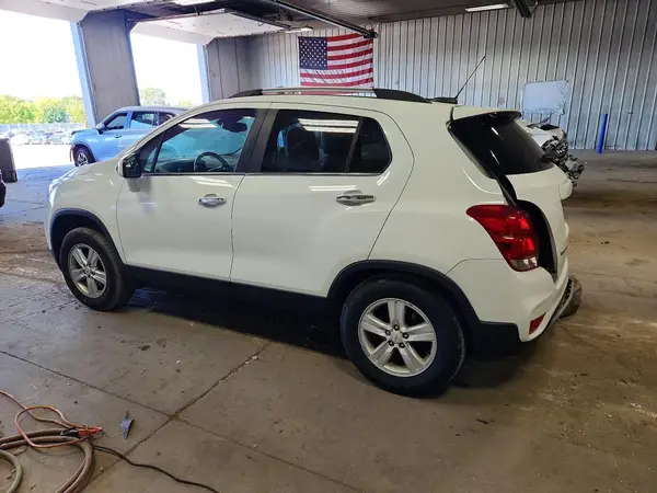 KL7CJPSB7HB227328 2017 CHEVROLET TRAX - Image 2