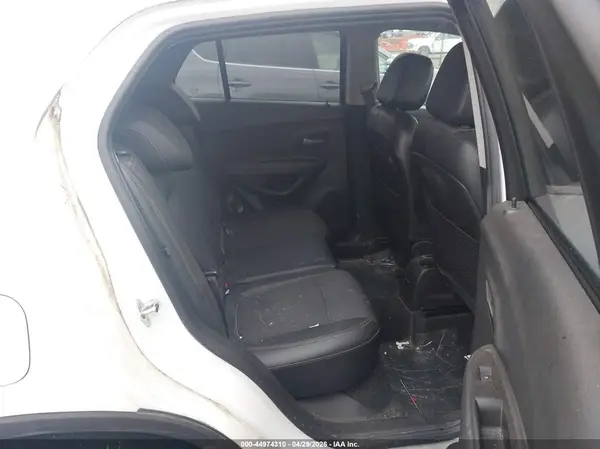 KL7CJPSB7JB508700 2018 CHEVROLET TRAX - Image 8