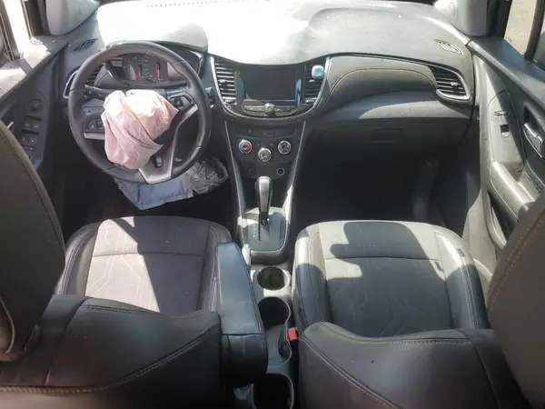 KL7CJPSB7JB560070 2018 CHEVROLET TRAX - Image 8