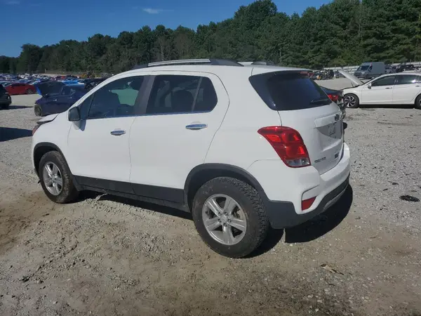 KL7CJPSB7JB574745 2018 CHEVROLET TRAX - Image 2