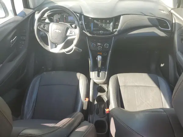 KL7CJPSB7JB574745 2018 CHEVROLET TRAX - Image 8