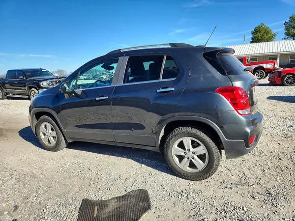 KL7CJPSB7JB599564 2018 CHEVROLET TRAX - Image 2