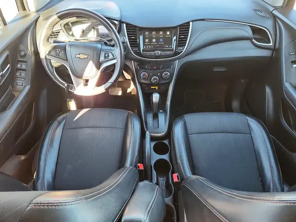 KL7CJPSB7JB599564 2018 CHEVROLET TRAX - Image 8