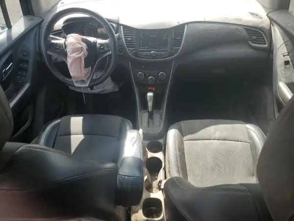KL7CJPSB7JB605895 2018 CHEVROLET TRAX - Image 8