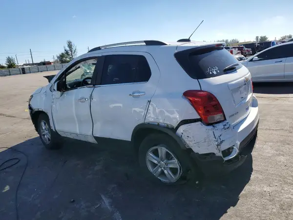 KL7CJPSB7JB611907 2018 CHEVROLET TRAX - Image 2