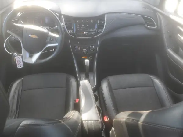 KL7CJPSB7JB613740 2018 CHEVROLET TRAX - Image 8