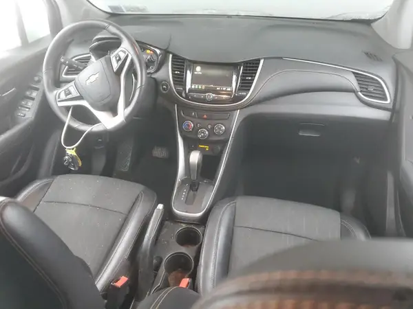 KL7CJPSB7JB614631 2018 CHEVROLET TRAX - Image 8
