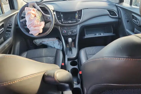 KL7CJPSB7JB619246 2018 CHEVROLET TRAX - Image 8