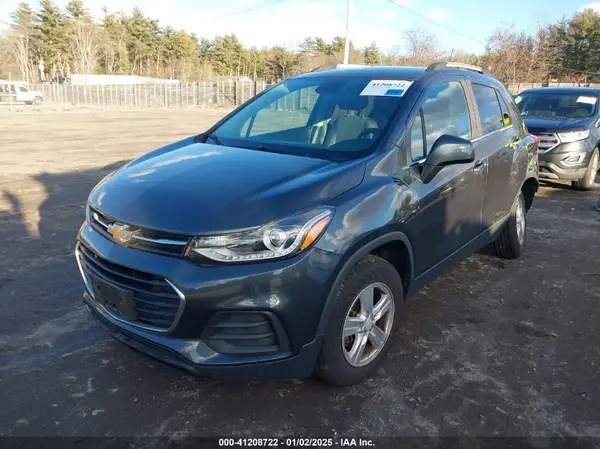 KL7CJPSB7JB637133 2018 CHEVROLET TRAX - Image 2