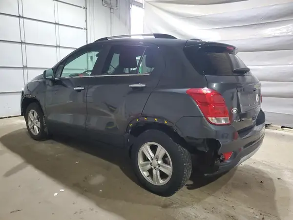 KL7CJPSB7JB639092 2018 CHEVROLET TRAX - Image 2